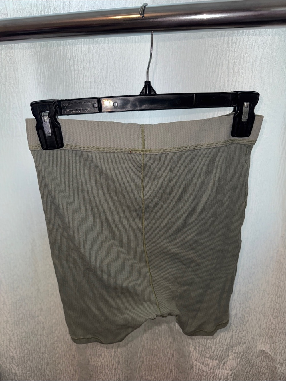 SKIMS Ribbed Shorts - Picture 2 of 3